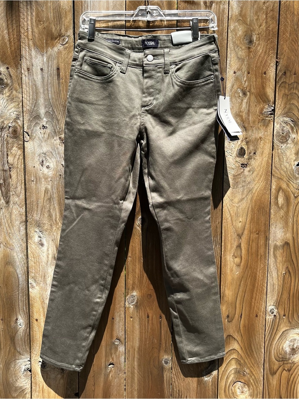 Brand New NYDJ Women’s Olive Skinny Legging LiftXTuck Technology Jeans